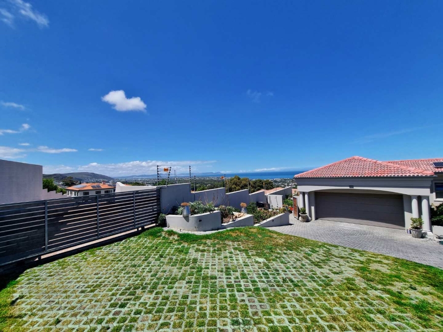 4 Bedroom Property for Sale in Onrus Western Cape